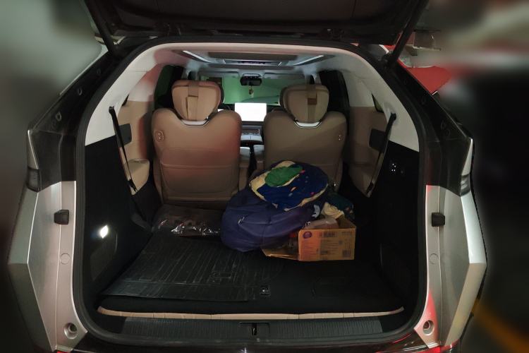 Used XPeng X9 2024 702 Ultra-Long Range Max