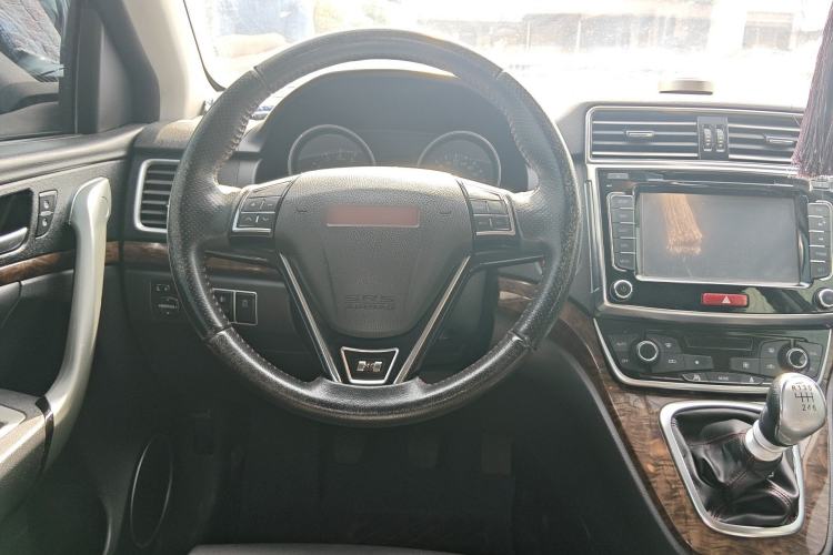 Used Haval H6 2015 Sport Edition 1.5T Manual Two-Wheel Drive Elite Model
