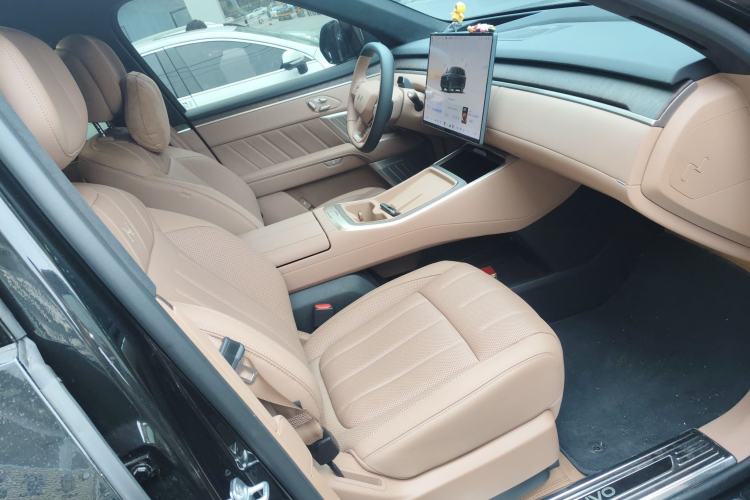 Used ONVO Luxeed L90 2025 Model—Max Six-Seater Version