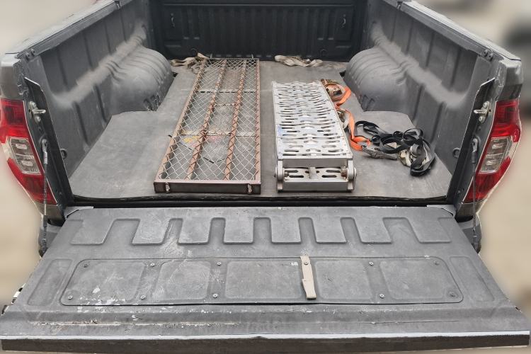 Used SAIC MAXUS T70 2021 2.0T Diesel Automatic 4x4 Elite Version with Long Bed and High Ground Clearance Trunk