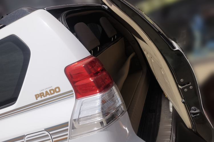 Used Toyota Prado 2010 4.0L Automatic VX NAVI Trunk