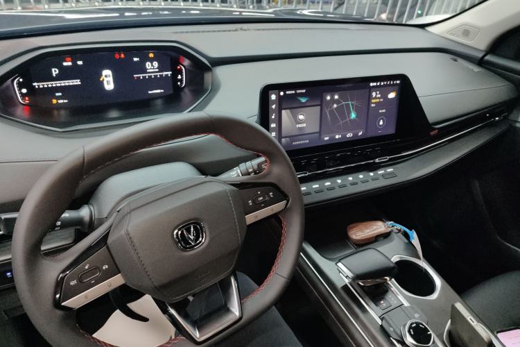 Used CHANGAN CS55PLUS 2022 2nd Generation 1.5T DCT Prestige Version Center Console