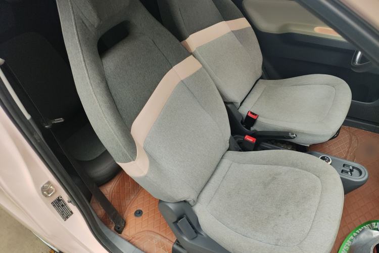 Used Wuling Hongguang MINIEV 2022 Macaron Fashion Model Lithium Iron Phosphate Right Front Seat