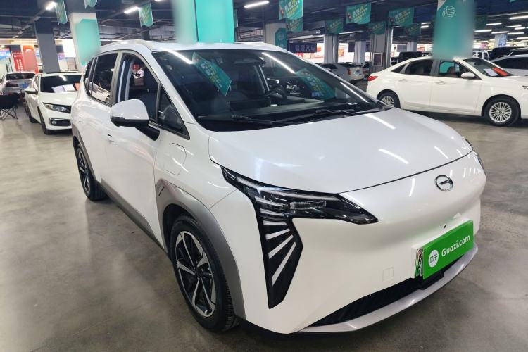 Used AION Y 2023 Plus 510 Smart Edition Front Right 45 Deg