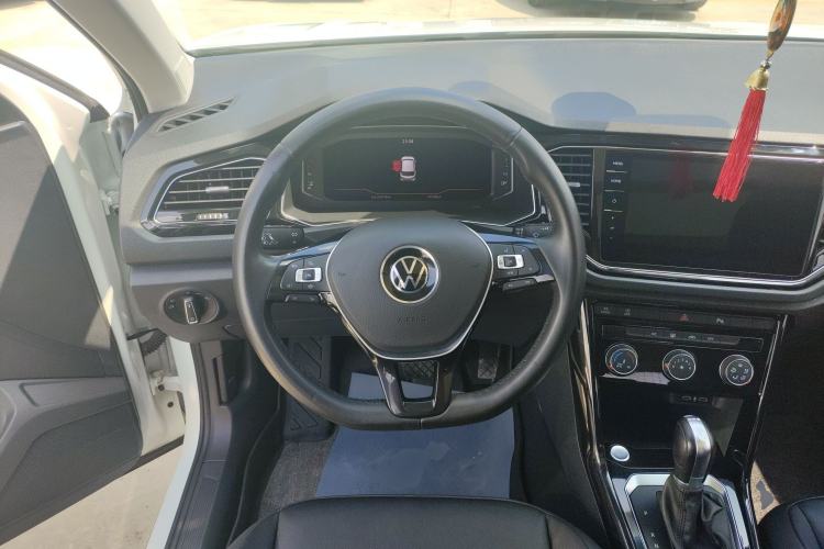 Used Volkswagen T-ROC 2022 280TSI DSG Two-Wheel Drive Comfort PLUS Steering Wheel