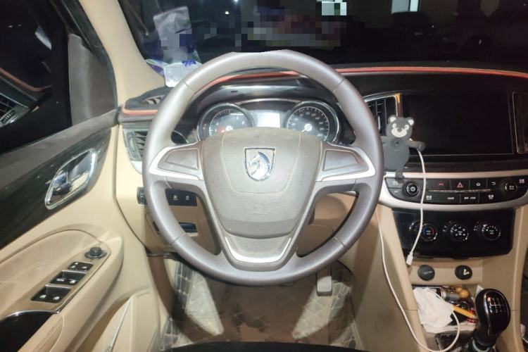 Used Baojun 730 2016 1.5T Manual Comfort Version 7 Seats