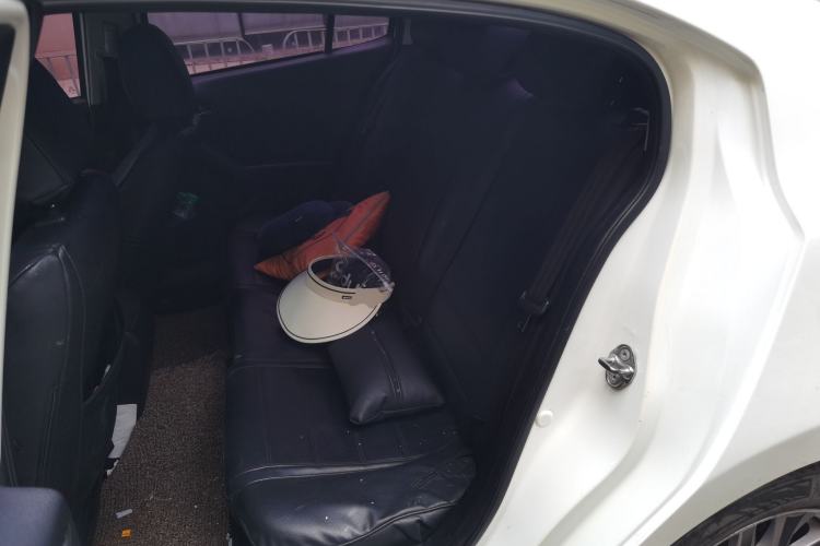 Used Mazda 3 Axela 2016 Sedan 1.5L Automatic Comfort Model