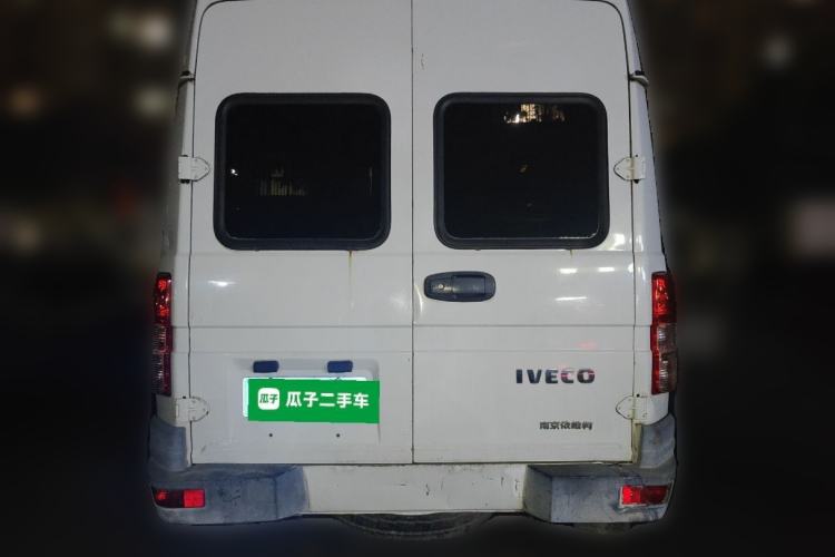 Used Iveco Power Daily 2017 2.5T Classic A32 Mid-Roof 6-7 Seater Bus 47Z5
