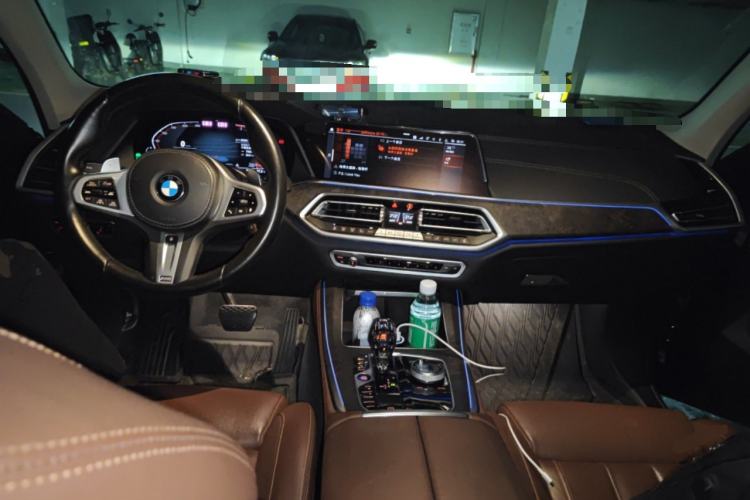 Used BMW X5 2020 xDrive40i Luxury Model with M Sport Package Center Console