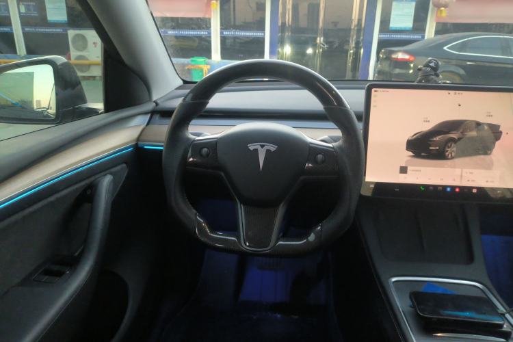 Used Tesla Model Y 2022 Long-Range All-Wheel-Drive Version