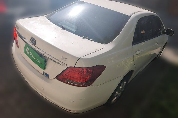 Used BYD e5 2016 300 Luxury Edition Rear Right 45 Deg