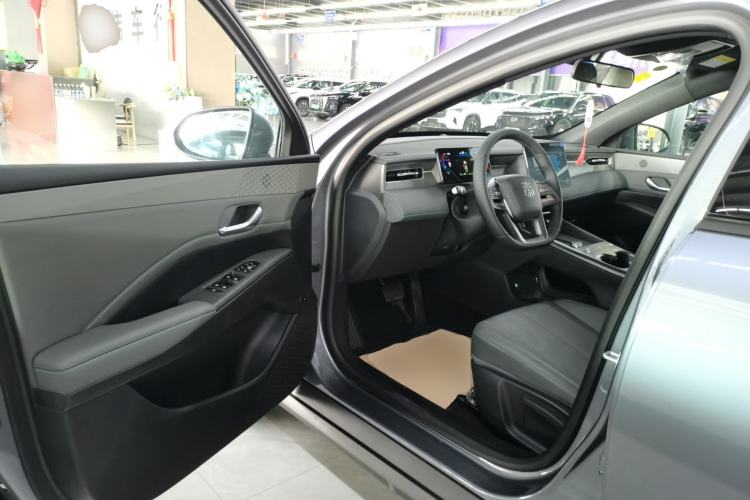 Used BYD Qin PLUS  Driver Seat