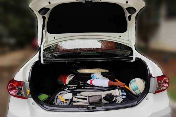 Used Toyota Corolla 2012 Luxurious Edition 1.6L Automatic GL Trunk