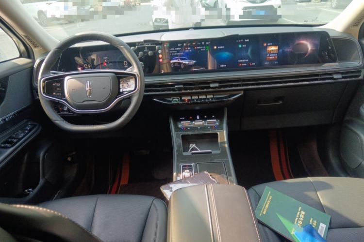 Used Lincoln Corsair 2023 2.0T Two-Wheel Drive Luxury Edition Center Console