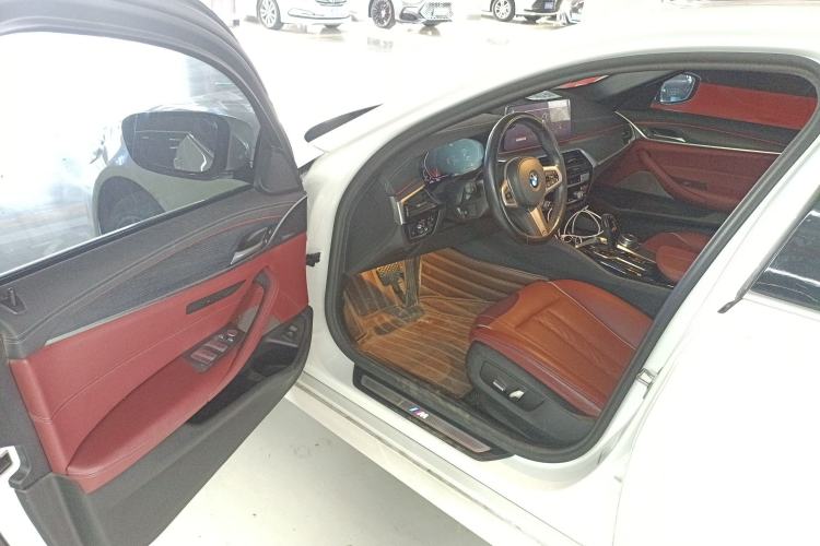 Used BMW 5 Series 2022 Second Facelift 530Li Leading Edition M Sport Package