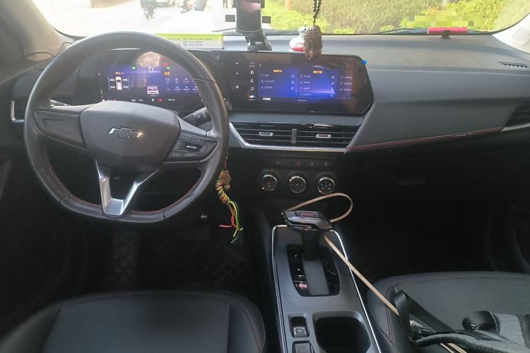 Used Chevrolet Trax 2022 Encore RS 1.5T CVT Cool Center Console