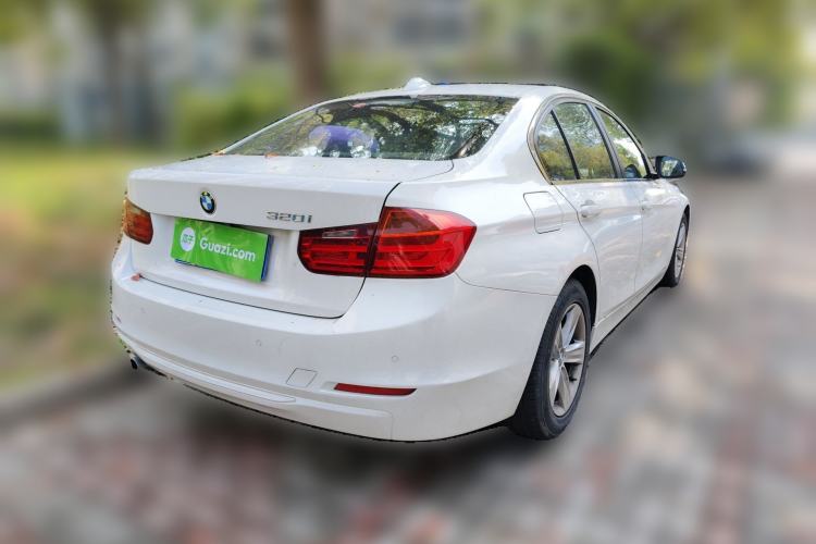 Used BMW 3 Series 2015 320i Luxury Line Stylish Edition