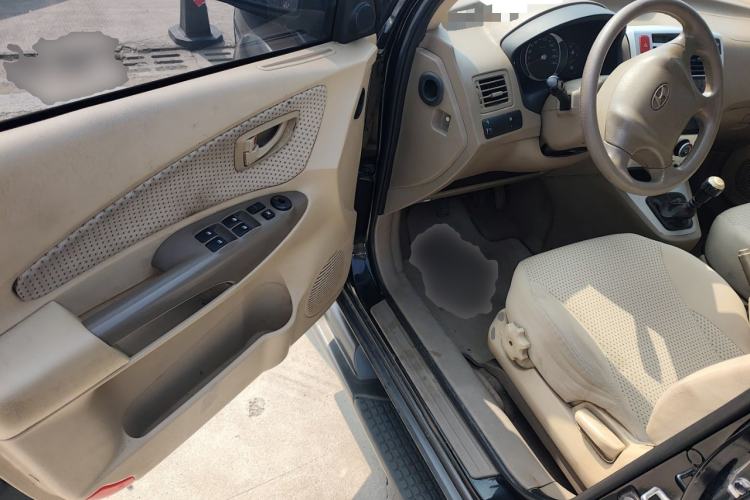 Used Hyundai Tucson 2009 2.0L Manual Two-Wheel Drive Fashion Edition Driver Seat