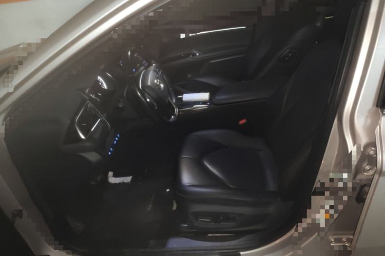 Used Toyota Camry 2018 2.0G Luxury Edition
