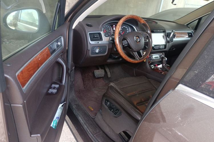 Used Volkswagen Touareg 2011 3.0 TSI Comfort Version
