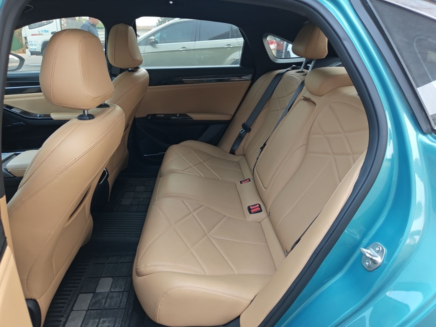 Geely Galaxy L6 2023 125km MAX — снимка 20