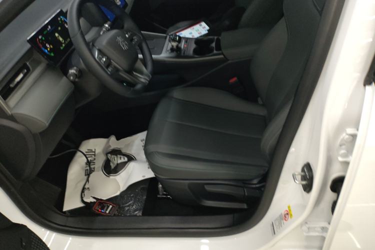 Used BYD Qin PLUS 2025 DM-i Smart Drive 55KM Leading Model Left Front Seat