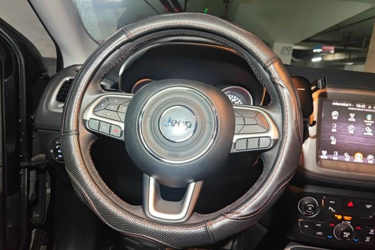 Used Jeep Compass 2017 200T Automatic Family Edition
