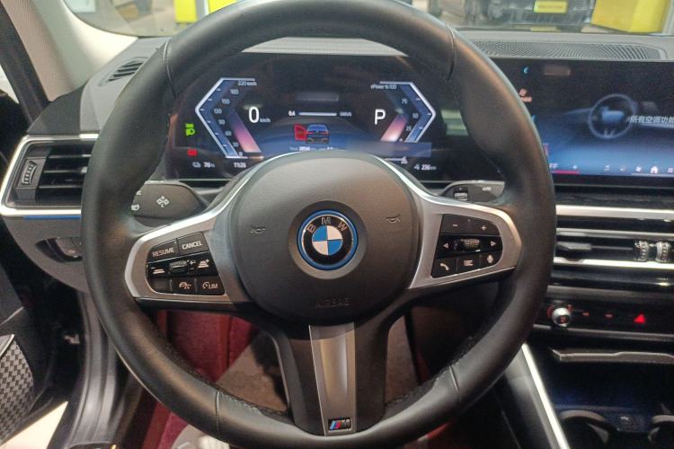 Used BMW i3 2024 eDrive 40 L Midnight Sports Package Steering Wheel
