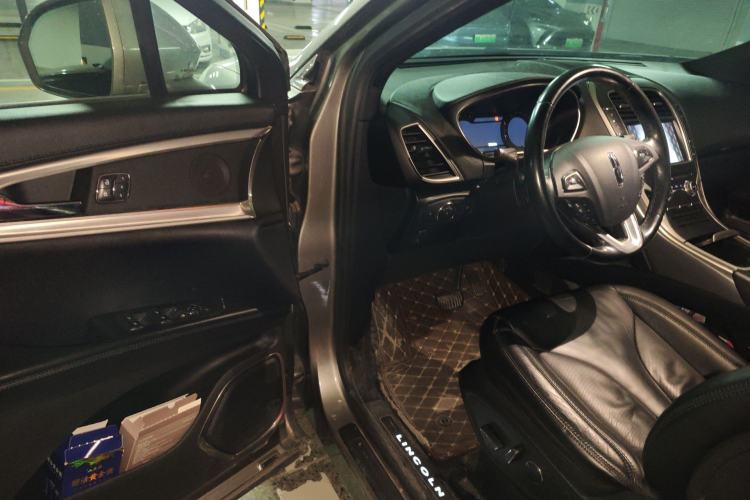 Used Lincoln MKX 2017 2.0T Two-Wheel Drive Deluxe Edition
