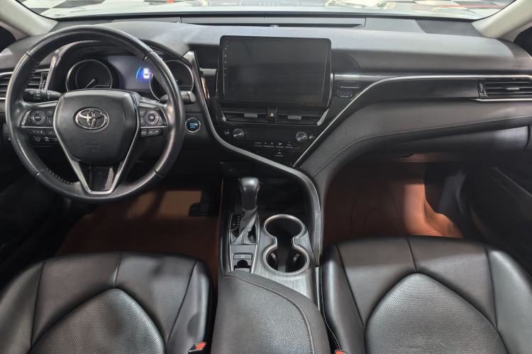 Used Toyota Camry 2021 2.0G Luxury Edition
