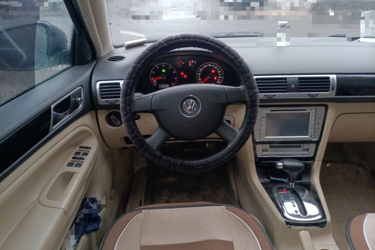 Used Volkswagen Passat 2009 2.0L MFI Automatic Luxury Edition