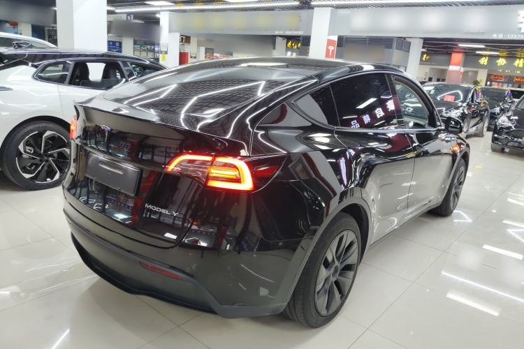 Used Tesla Model Y 2023 Rear-Wheel-Drive Version
