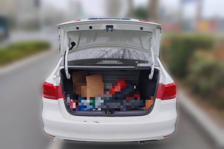 Used Volkswagen Santana 2015 1.6L Manual Fashion Edition Trunk