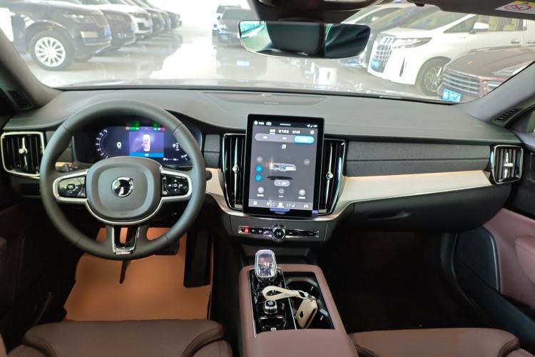 Used Volvo S90 2026 B5 Zhiyuan Luxury Edition