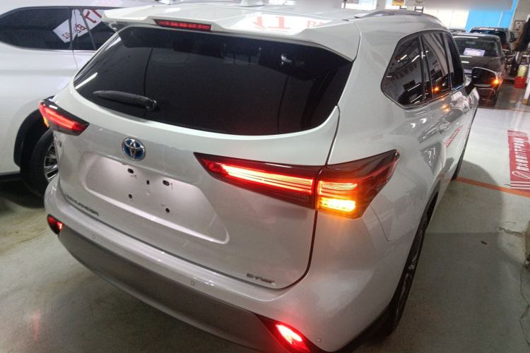 Used Toyota Highlander 2022 Dual-Engine 2.5L Four-Wheel Drive Prestige Version 7 Seats
