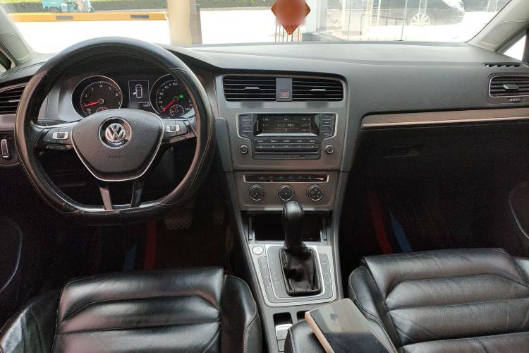 Used Volkswagen Golf 2015 1.4TSI Automatic Luxury Model Center Console