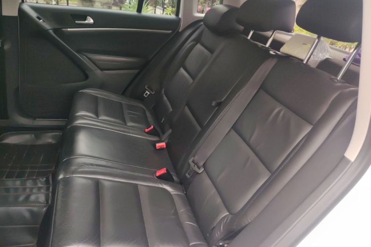 Used Volkswagen Tiguan 2015 1.8TSI Automatic All-Wheel-Drive Luxury Model Left Rear Seat