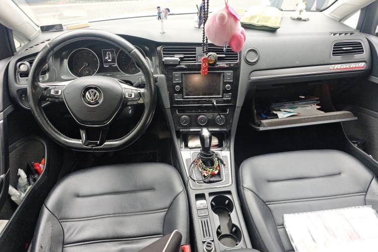 Used Volkswagen Golf 2017 1.6L Automatic Comfort Million-Vehicle Anniversary Edition
