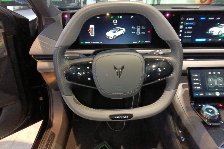 Used VOYAH PASSION 2024 PHEV Four-Wheel Drive Ultra-Long Range Flagship Model Steering Wheel