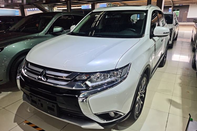 Used Mitsubishi Outlander 2018 2.4L 4x4 Luxury Edition 7-Seater