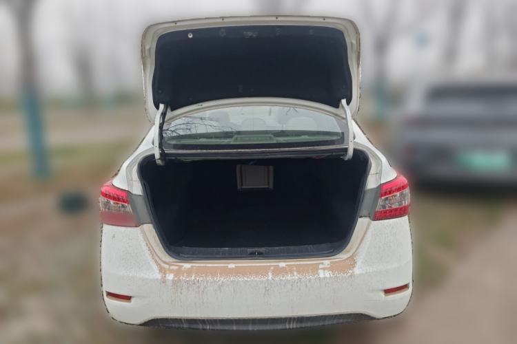 Used Nissan Sylphy 2012 1.8XV CVT Deluxe Edition Trunk