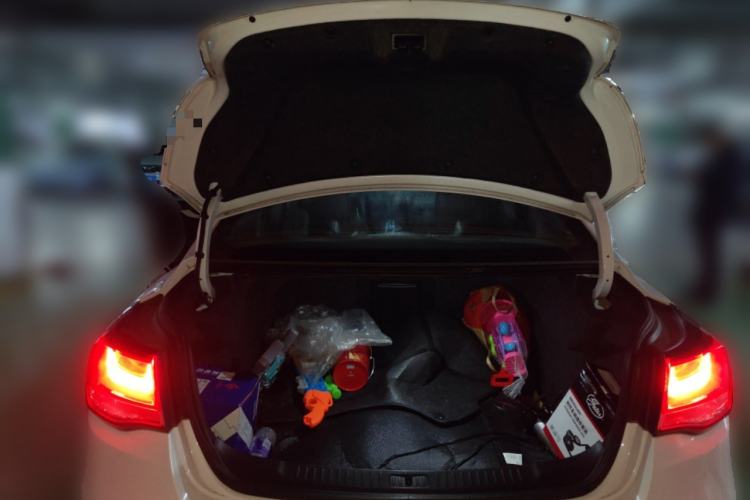 Used Chevrolet Malibu 2017 1.5T Automatic Luxury Edition Trunk