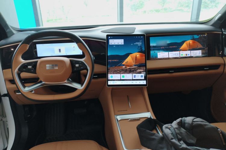 Used Geely Galaxy L7 2025 EM-i 115km Exploration+ Edition Center Console