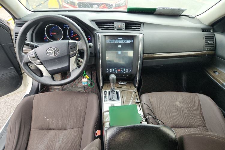 Used Toyota Reiz 2013 2.5S Elite Edition Center Console