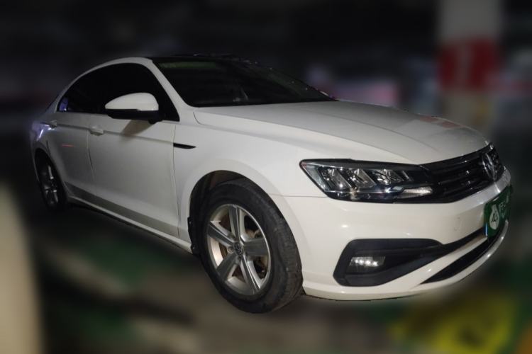 Used Volkswagen Lamando 2019 230TSI Manual Trend Edition China VI Standard Front Right 45 Deg