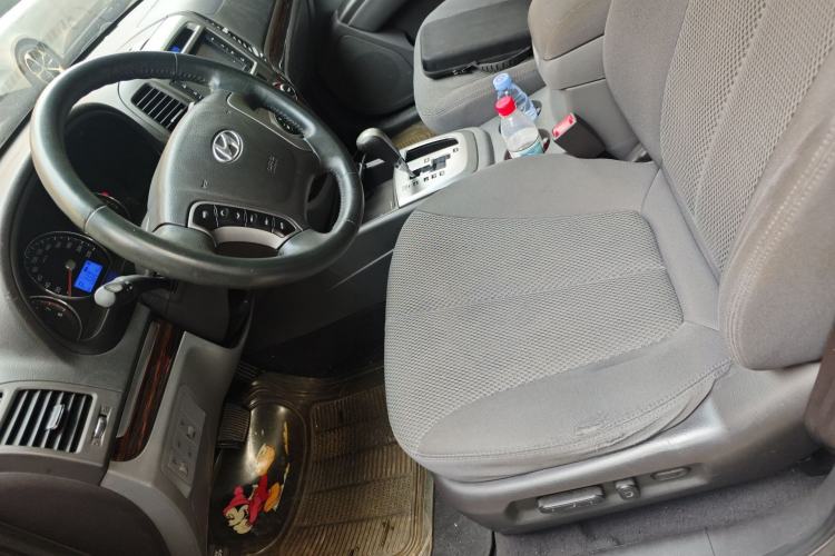 Used Hyundai Santa Fe Classic 2011 2.4 Comfort Edition 7-Seater Two-Wheel Drive