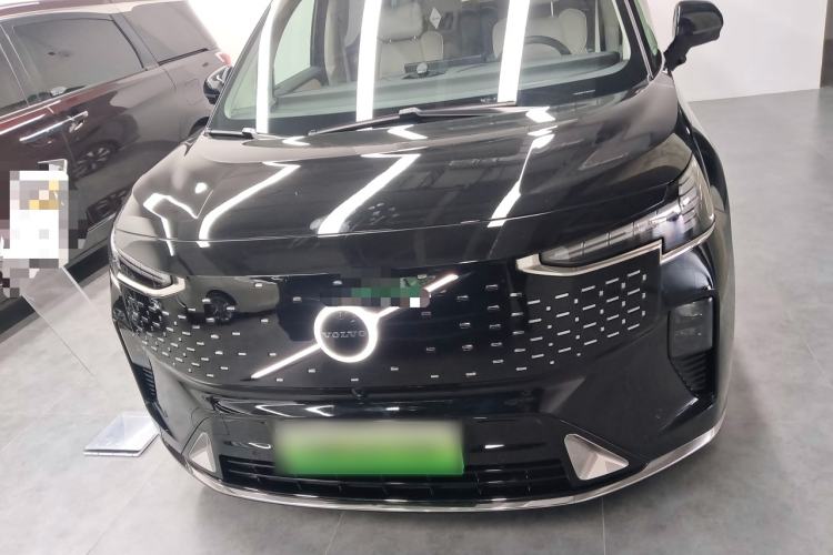 Used Volvo EM90 2025 Ultra Six-Seater