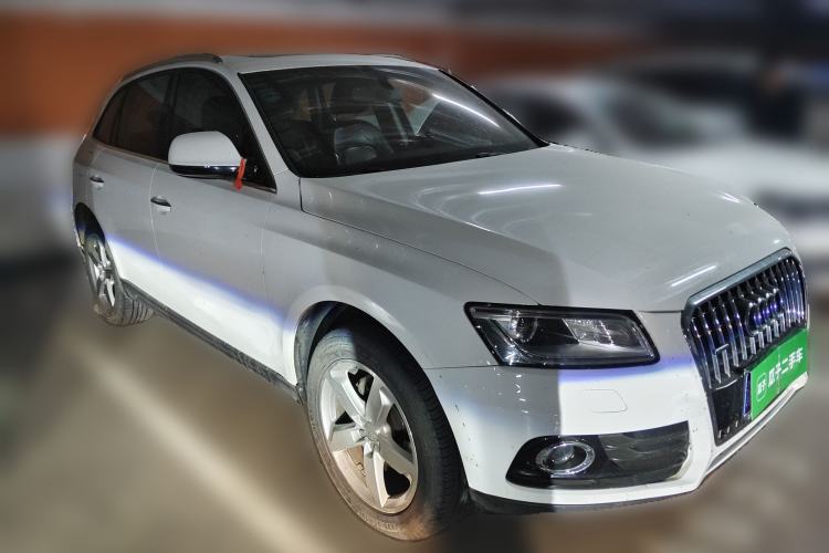 Used Audi Q5 2017 40 TFSI Ambition Edition Front Right 45 Deg