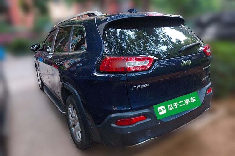 Used Jeep Cherokee 2017 2.0L Superior Edition
