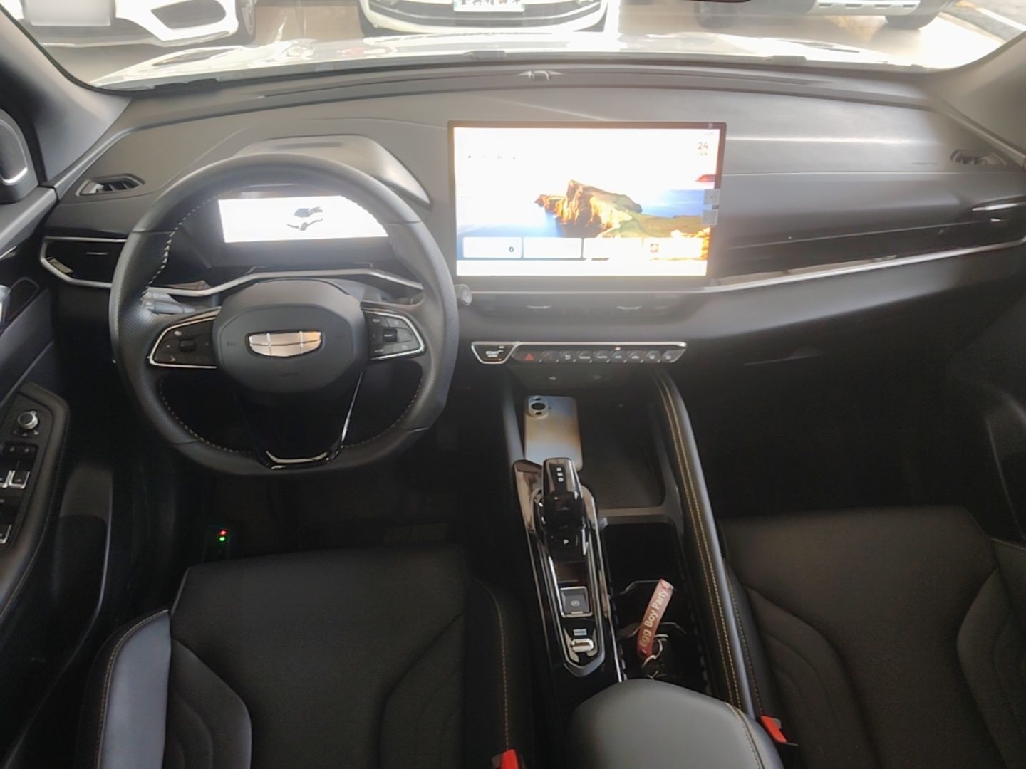Geely Auto Coolray 2025 Bin Yue L 1.5T DCT Starlight Edition — снимка 12